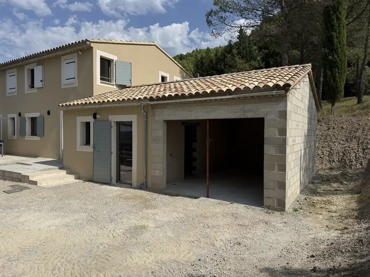 Extension garage & aménagement extérieur — La Roque-Alric (84) - Image 2